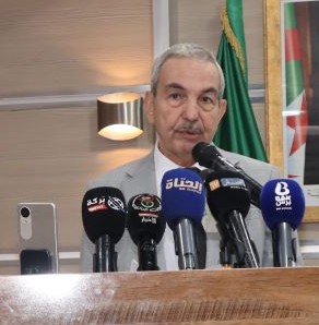 رئيس المجلس
